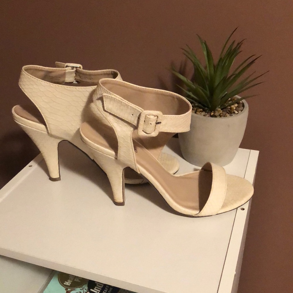 SPRING sandal-heels worn twice